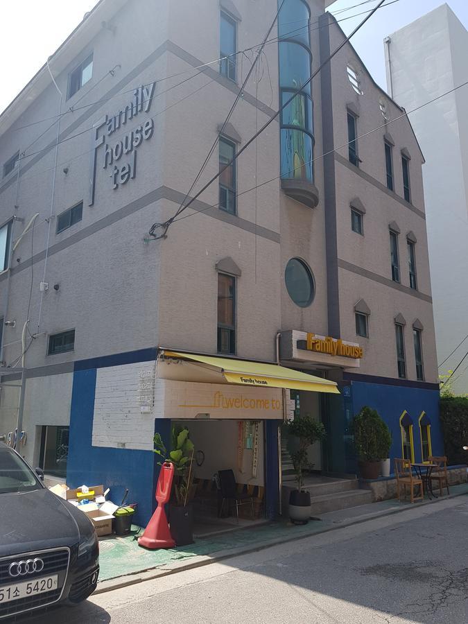 Take 1 Guesthouse Hongdae Сеул Екстериор снимка