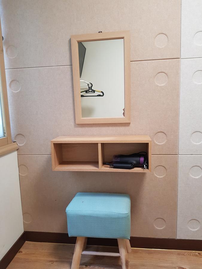 Take 1 Guesthouse Hongdae Сеул Екстериор снимка