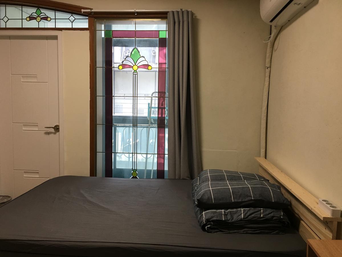 Take 1 Guesthouse Hongdae Сеул Екстериор снимка